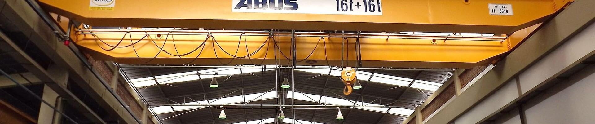 Gru ABUS con paranchi elettrici a fune e portata di 16 t e 16 t in un'azienda per il trasporto interno di carichi in Brasile