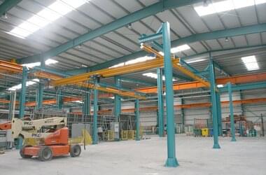 Sala di produzione dell'azienda TVITEC in Spagna con il sistema HB ABUS