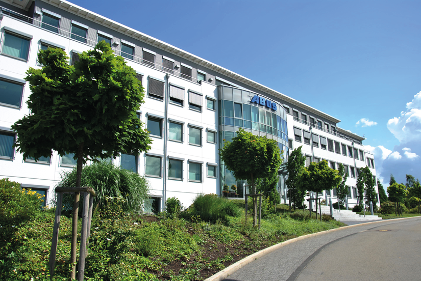 Lato anteriore della sede principale di ABUS Kransysteme GmbH a Lantenbach 